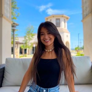 Meet your Posher, Emily